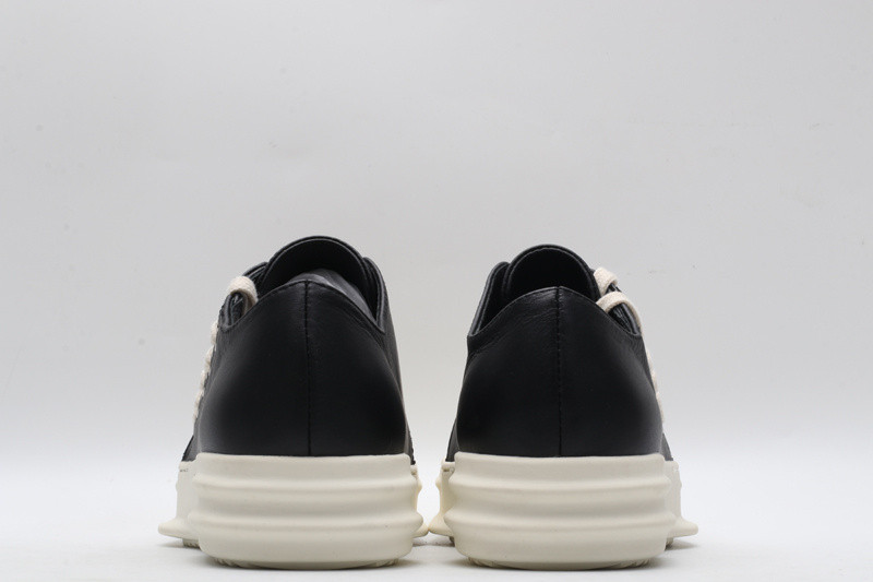 RO Sneakers