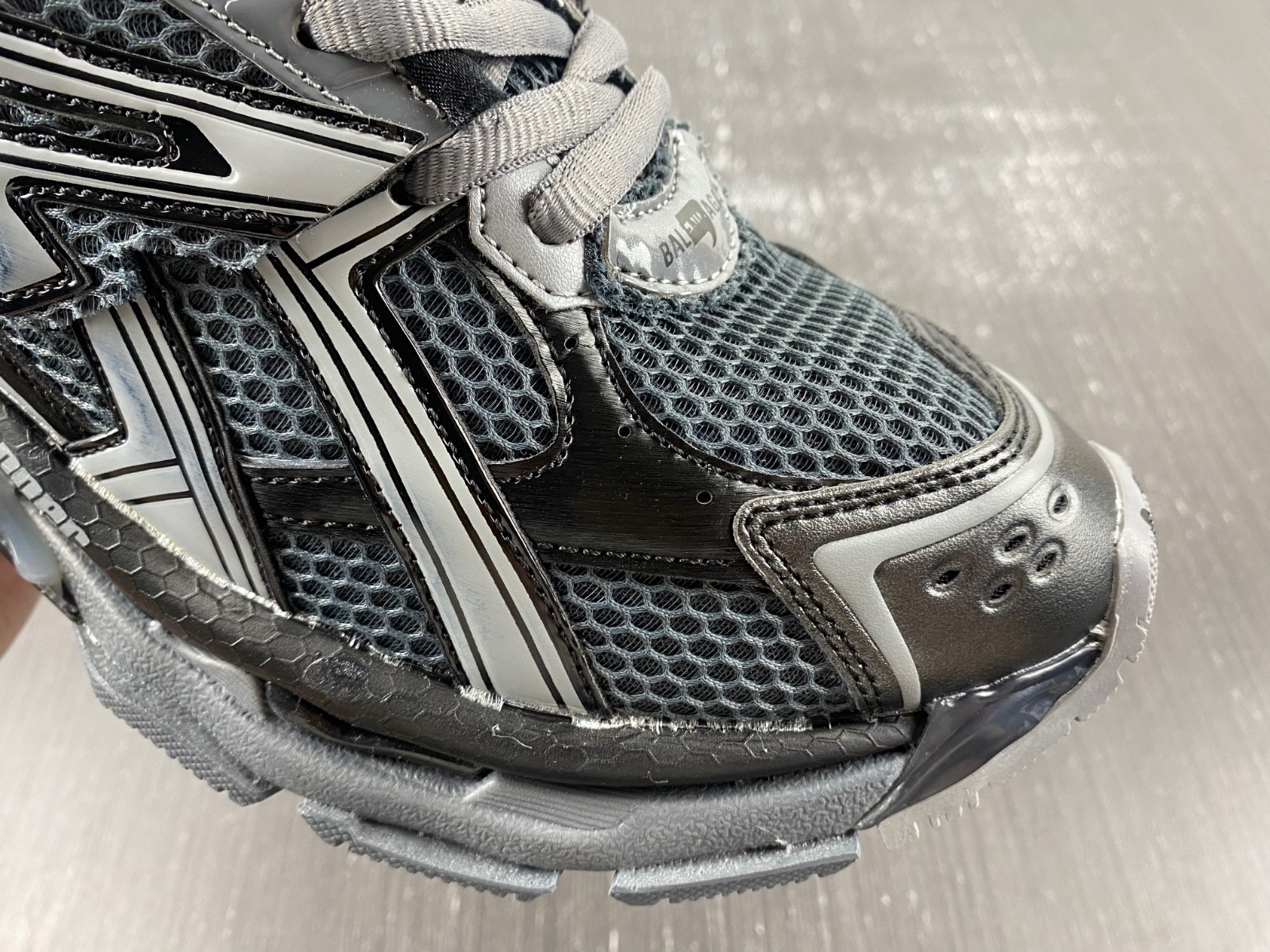 Ba*len*cia*ga runner