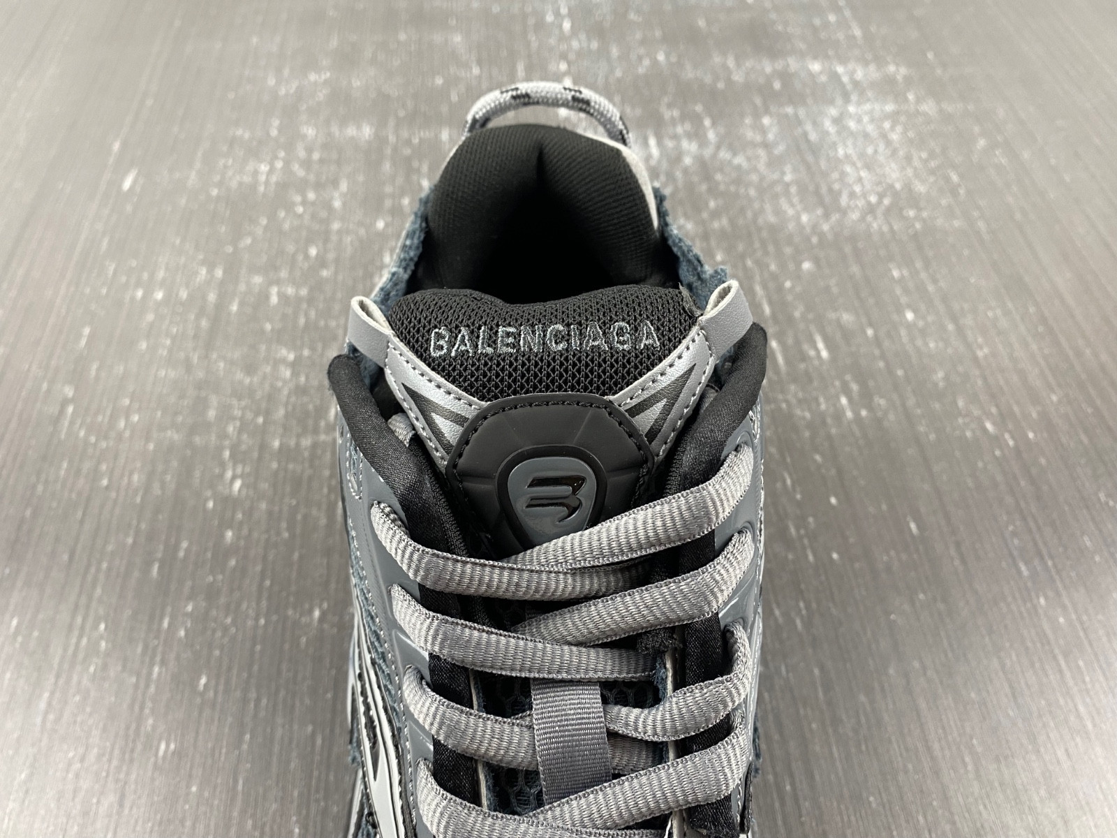 Ba*len*cia*ga runner
