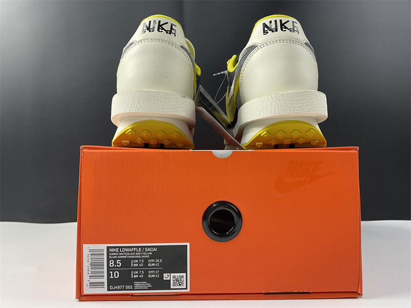 Undercover x Sacai x Nike LDWaffle DJ4877-001