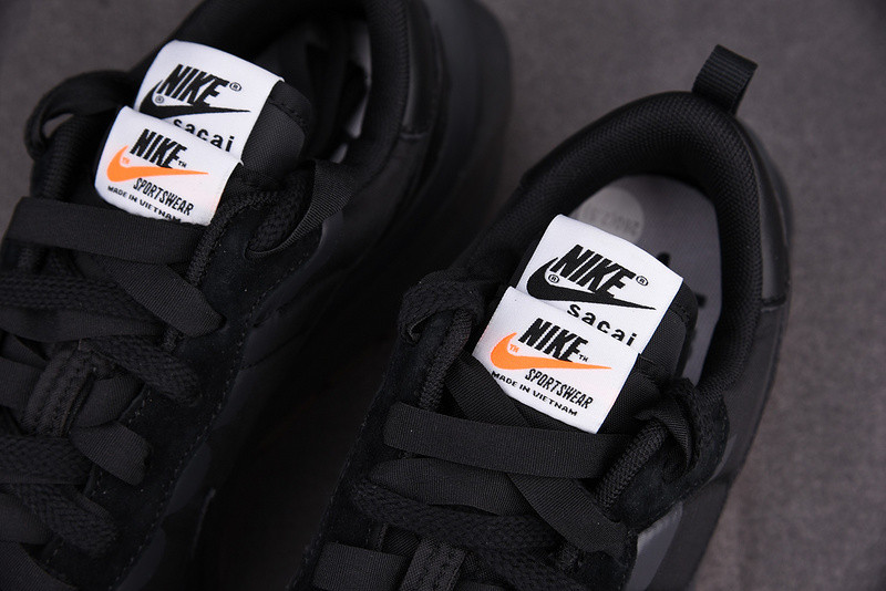 Sacai x Nike VaporWaffle DD1875-001
