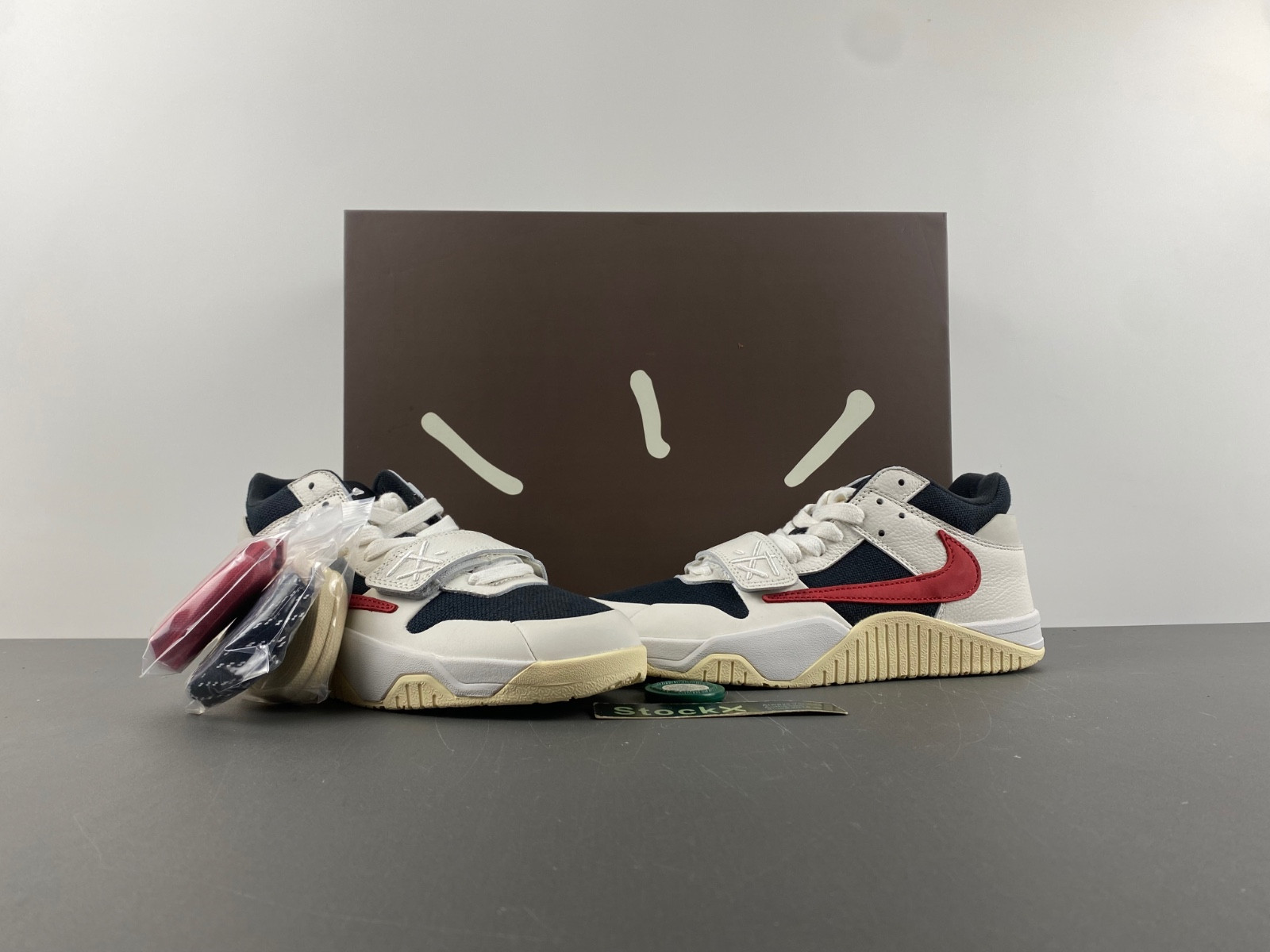 Travis Scott x Jordan Jumpman FZ8117-101