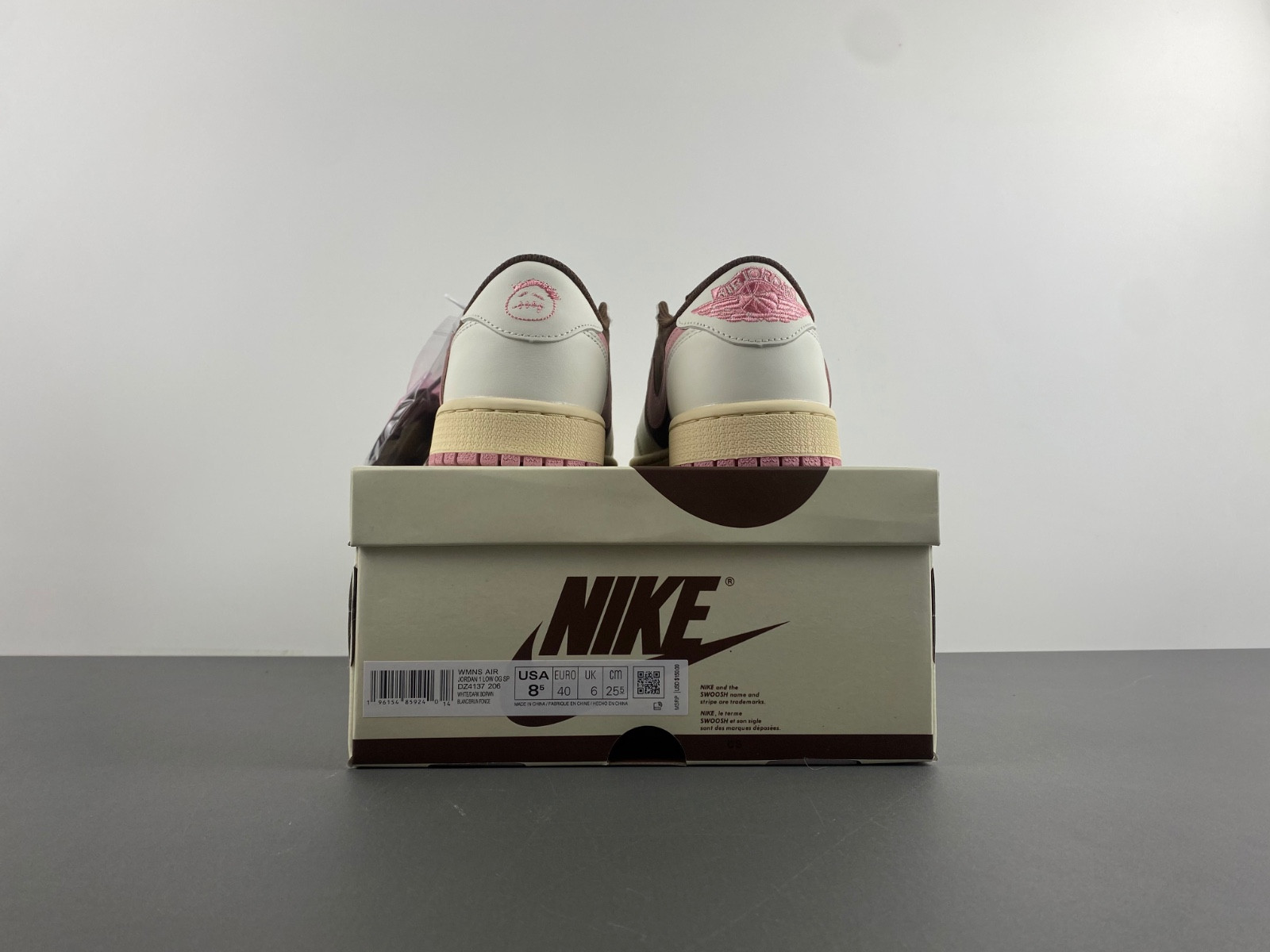 Travis Scott x Air Jordan 1 Low OG DZ4137-206