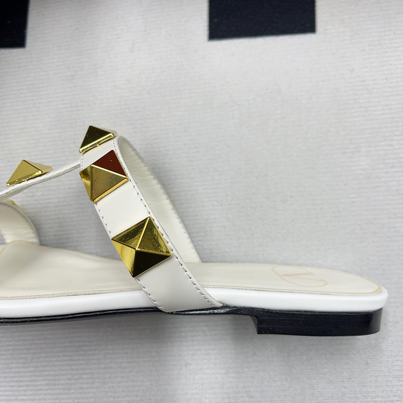 Valenti** sandals