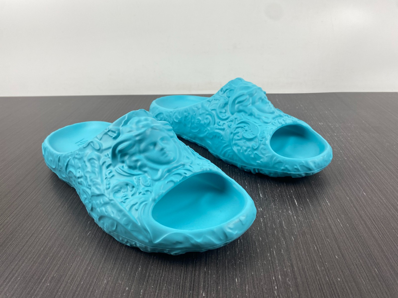 VERSACE slides
