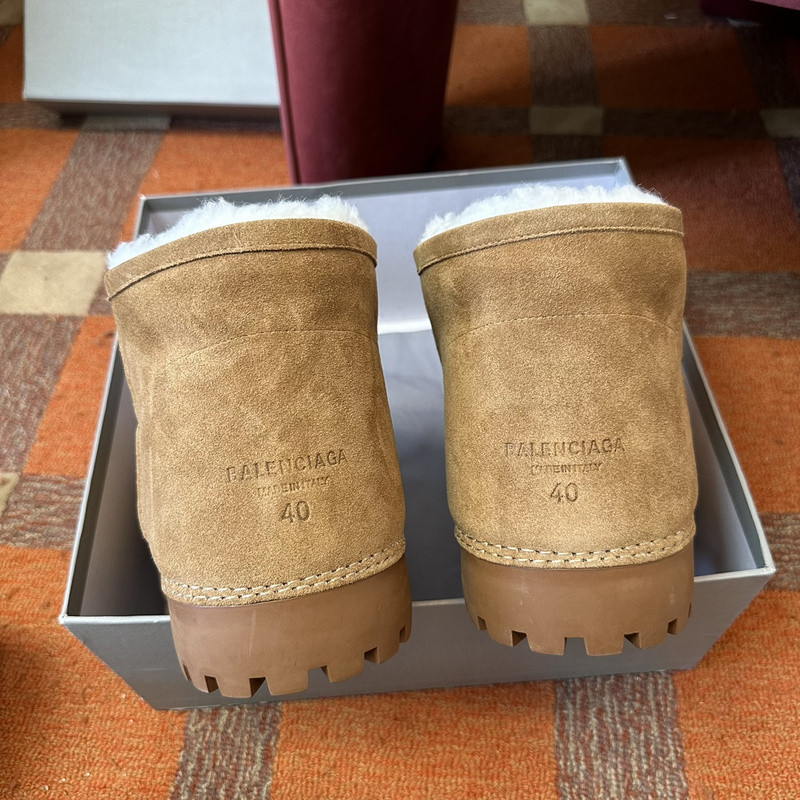 Ba*len*cia*ga boots